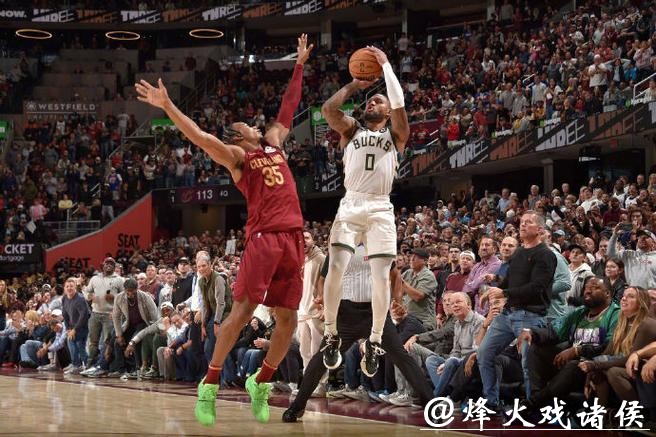 加兰39分骑士8连胜送雄鹿6连败 绿军大胜老鹰